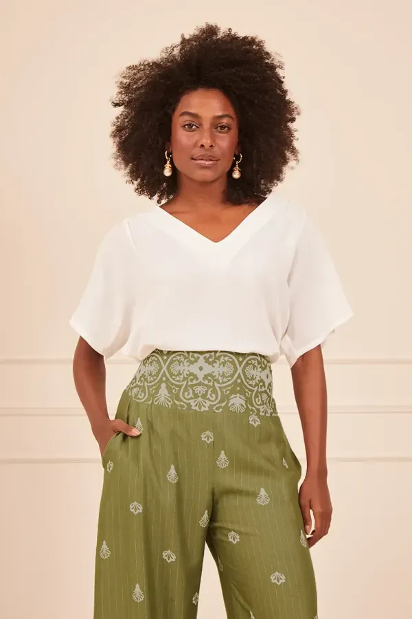 BLUSA-DECOTE-EM-V