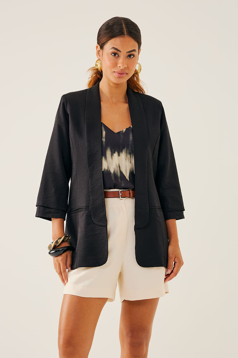 BLAZER-ALFAIATARIA-LISO-DETALHE-MANGA