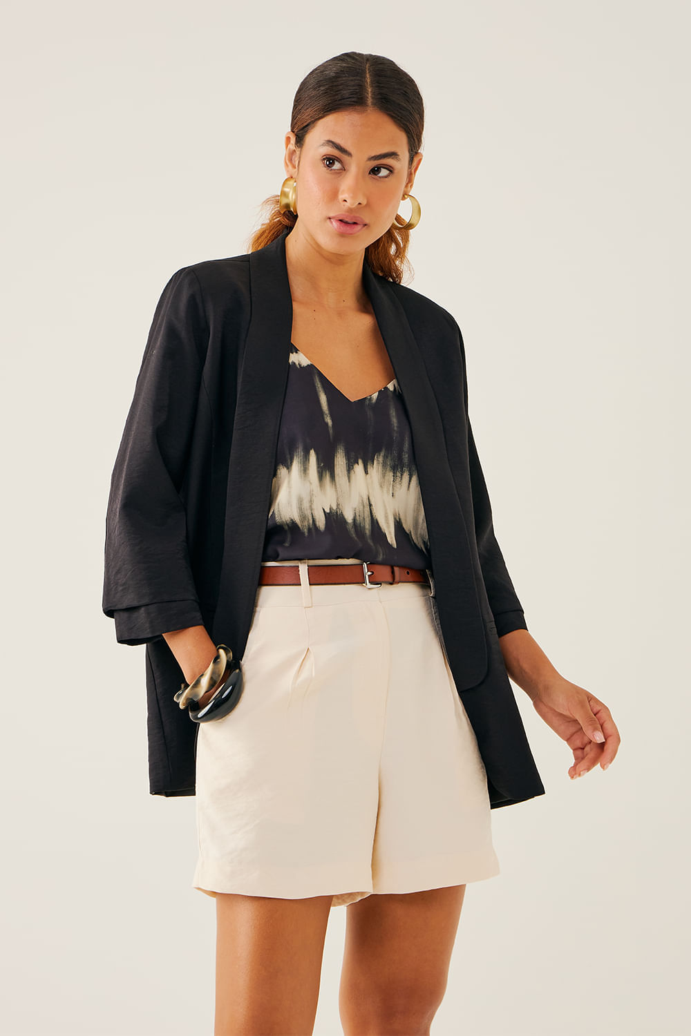 BLAZER-ALFAIATARIA-LISO-DETALHE-MANGA