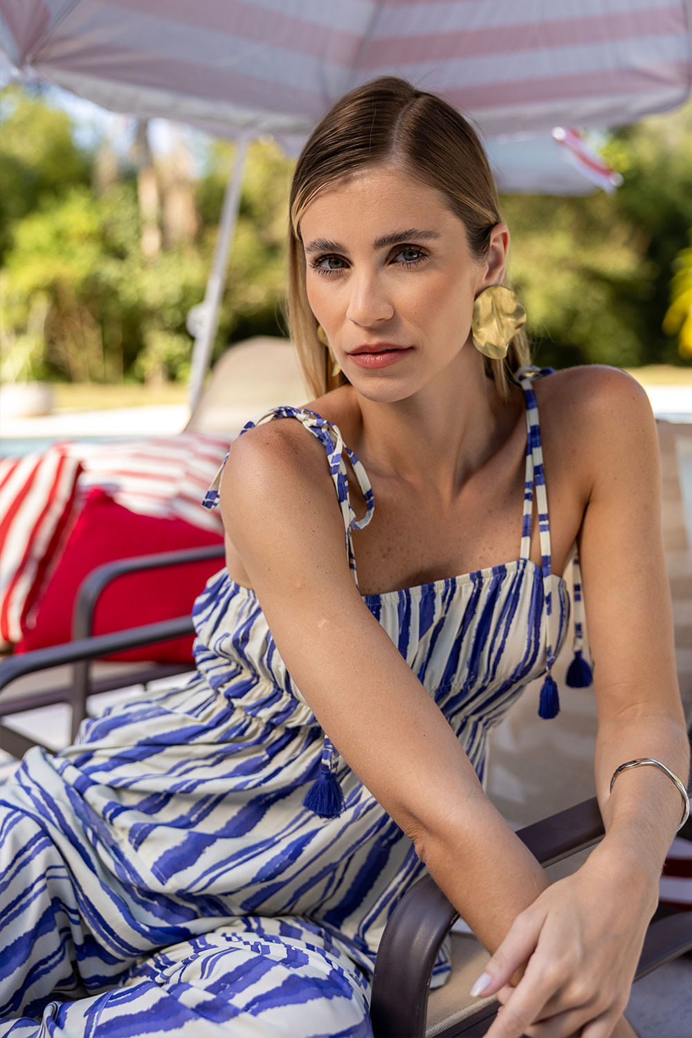 BATA-LISTRADA-COM-AMARRACAO-NAS-ALCAS