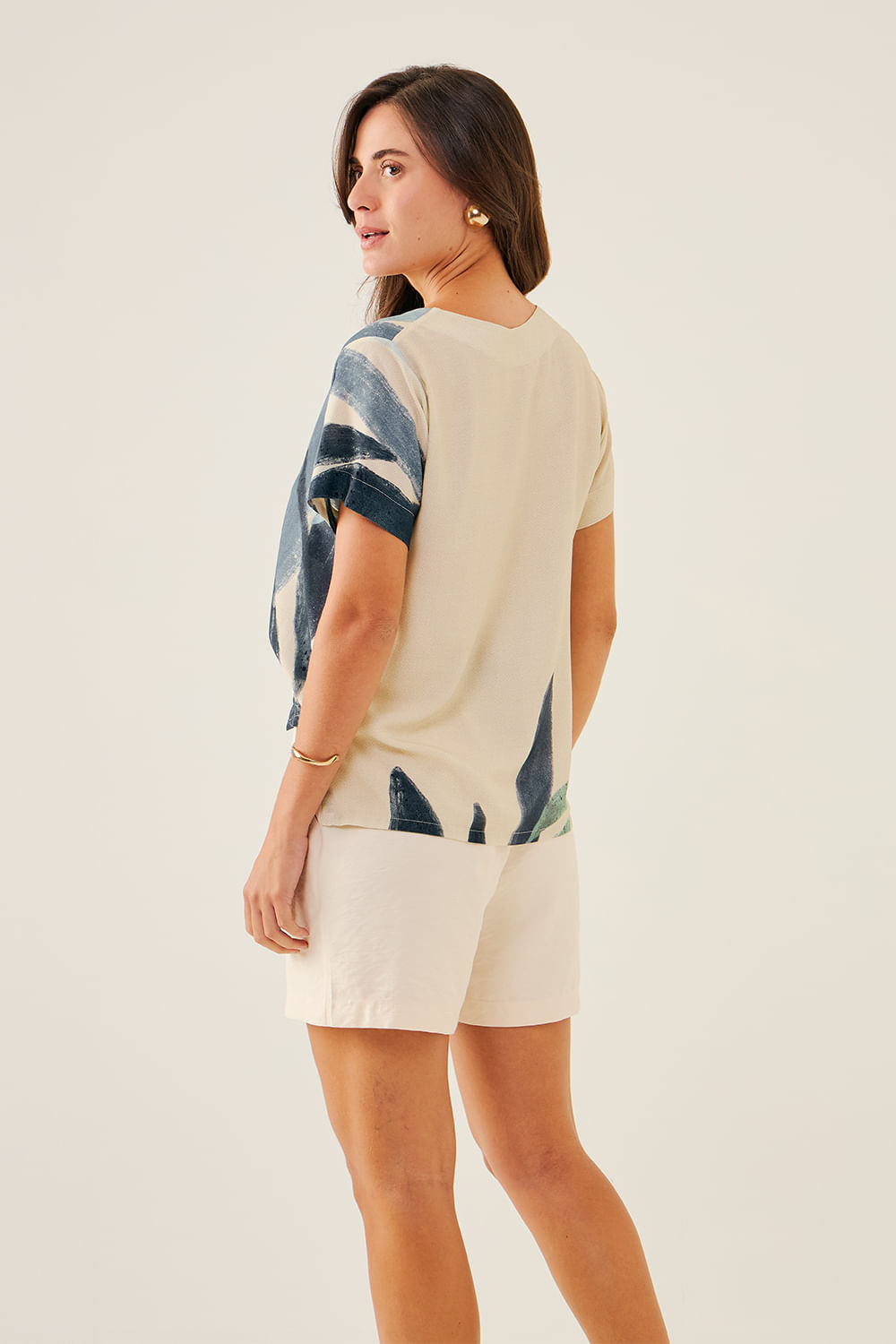 BLUSA-MANGA-CURTA-COM-DETALHE