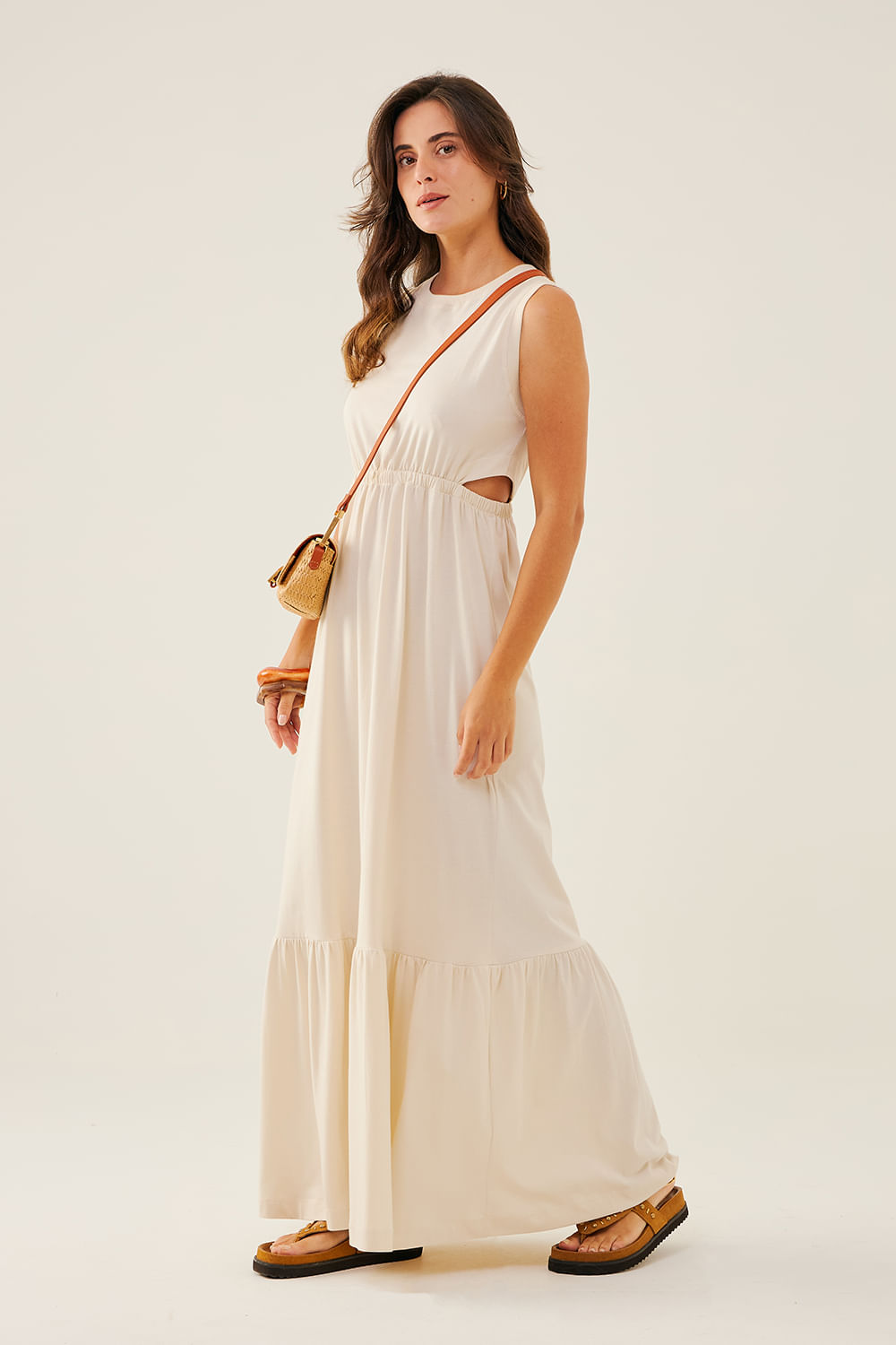 VESTIDO-LONGO-COM-ABERTURA-LATERAL