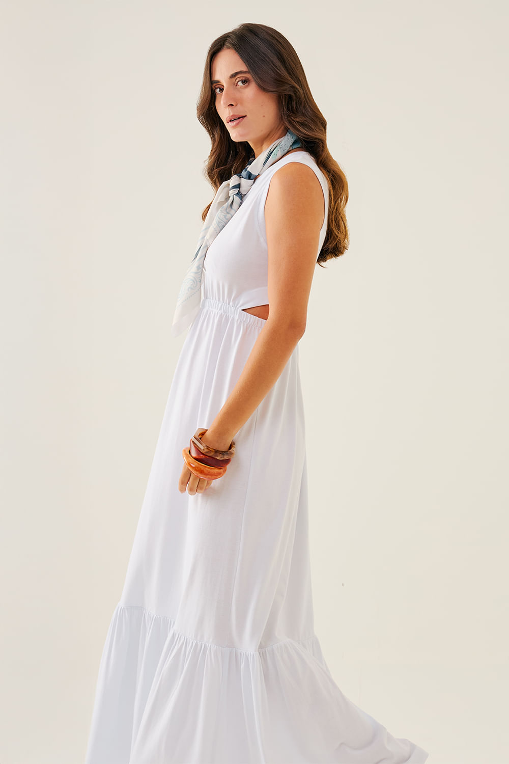 VESTIDO-LONGO-COM-ABERTURA-LATERAL