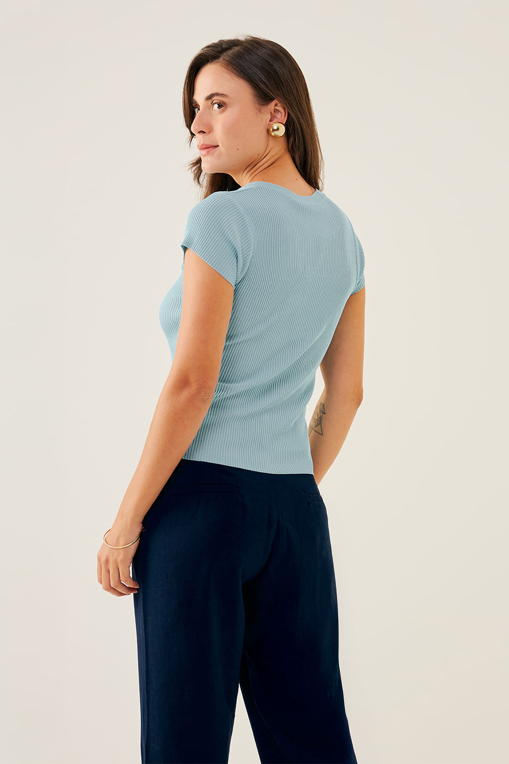 BLUSA-EM-TRICOT-COM-BOTOES