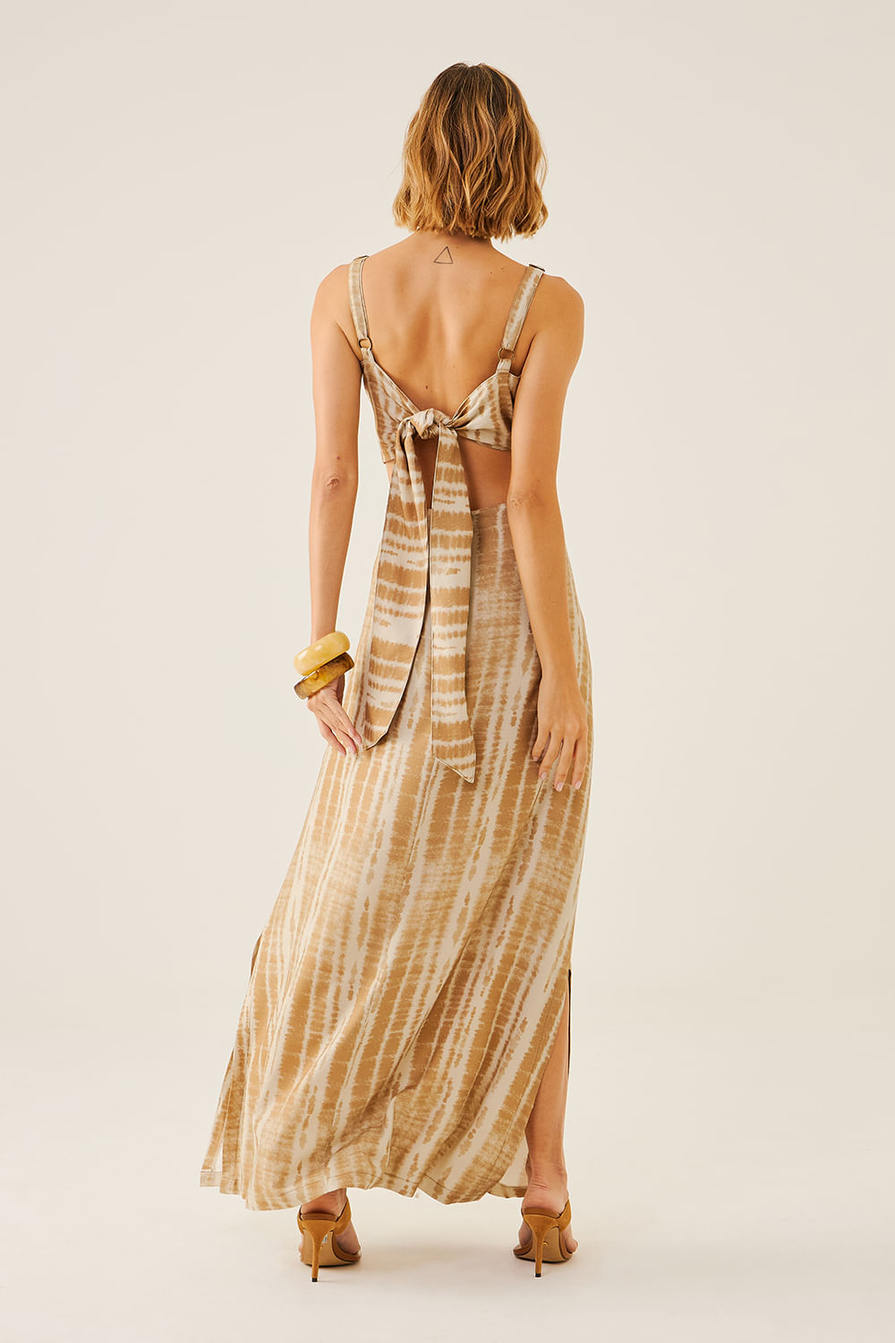 VESTIDO-LONGO-COM-RECORTE