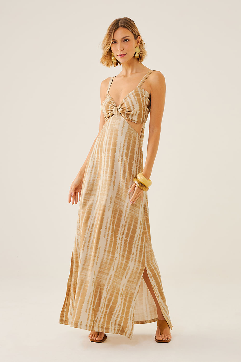 VESTIDO-LONGO-COM-RECORTE