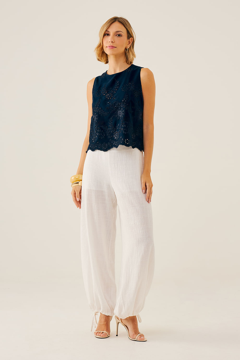 CALCA-COM-AMARRACAO-NO-TORNOZELO