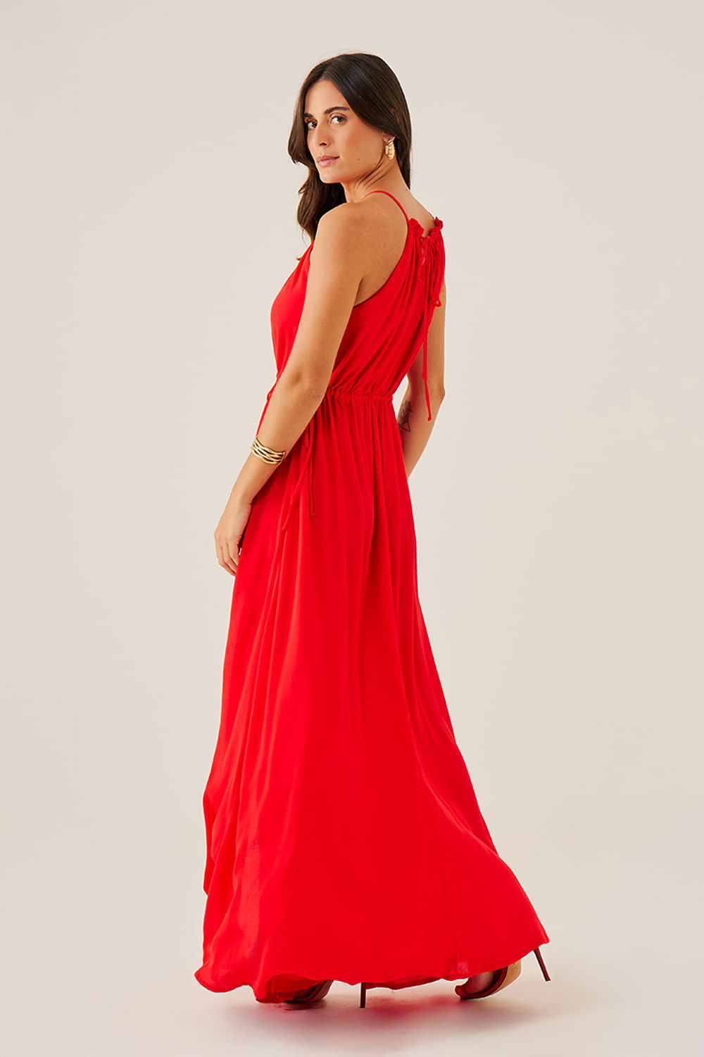 VESTIDO-LONGO-LISO-COM-DECOTE-HALTER