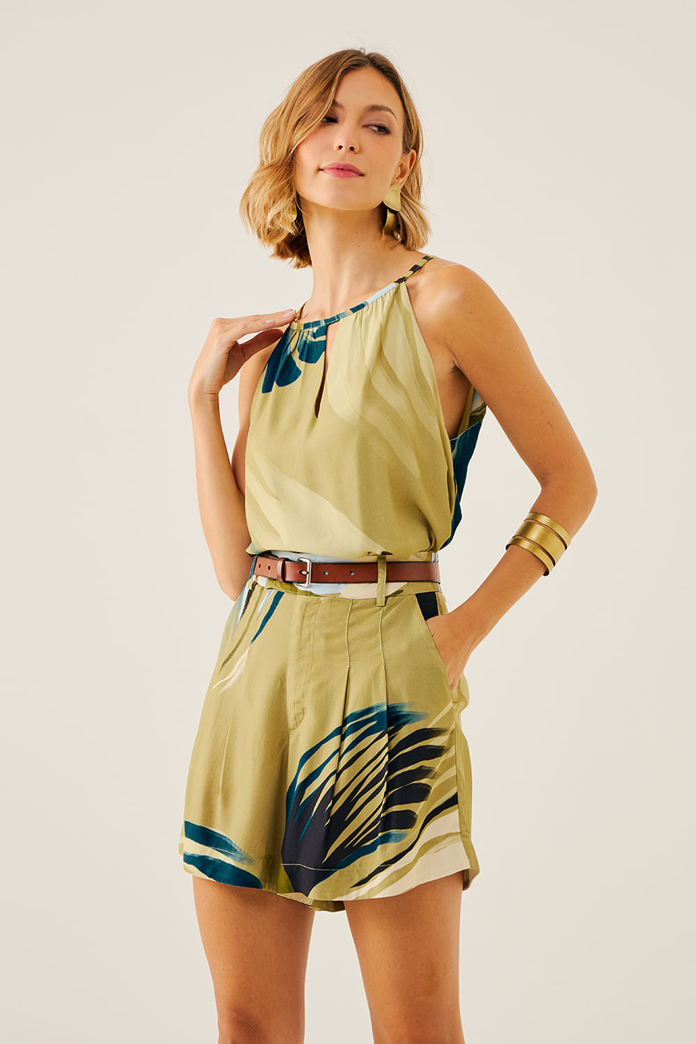 CAMISETA-DECOTE-GOTA