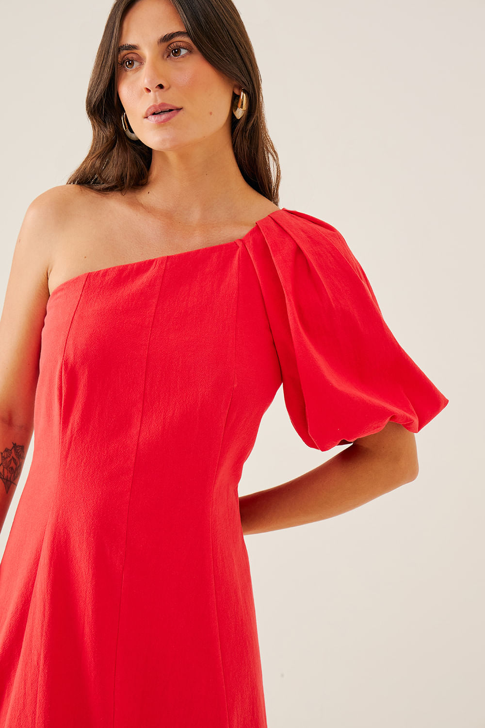 VESTIDO-CROPPED-UM-OMBRO-COM-MANGA