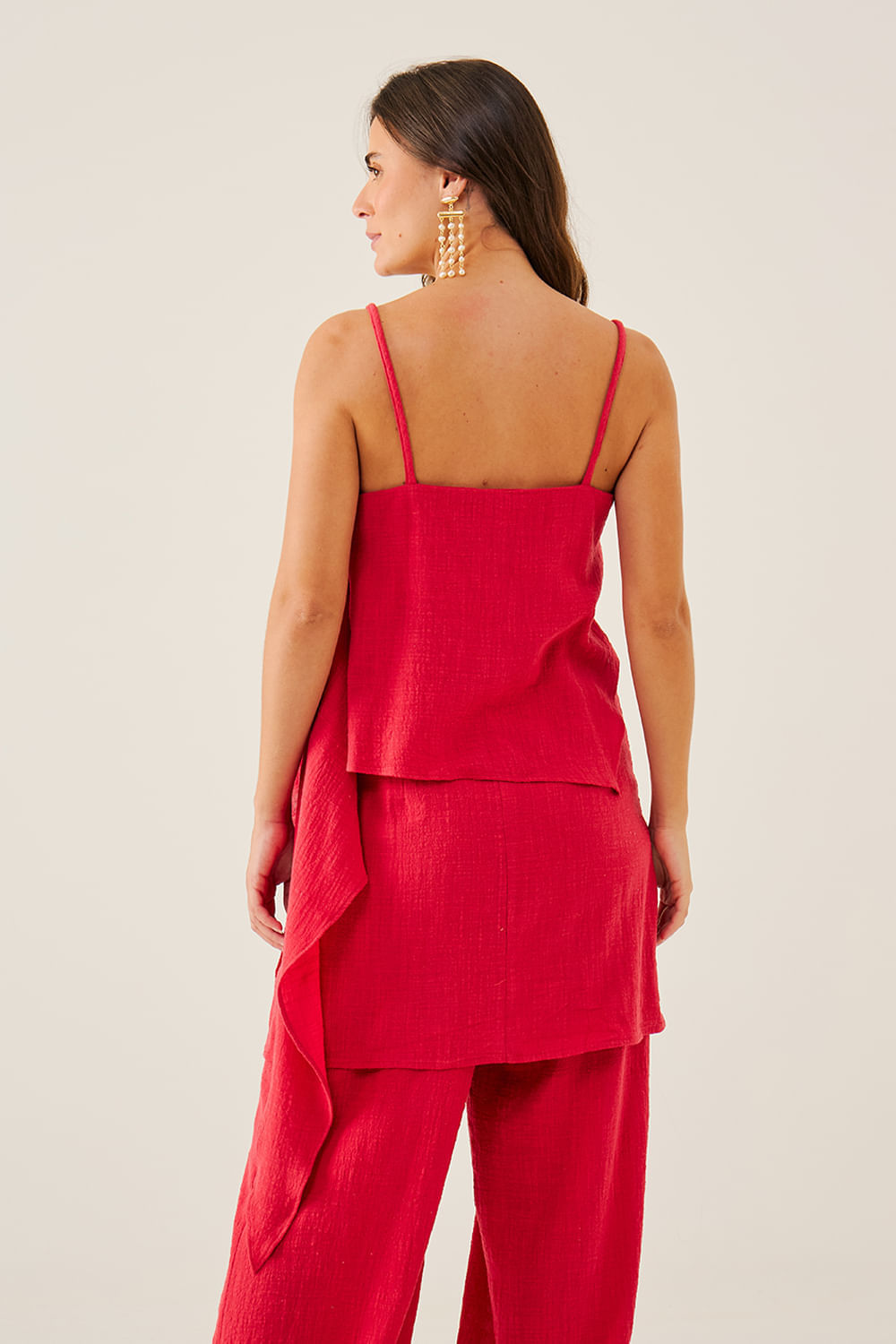 VESTIDO-COM-SOBREPOSICAO-LEVE