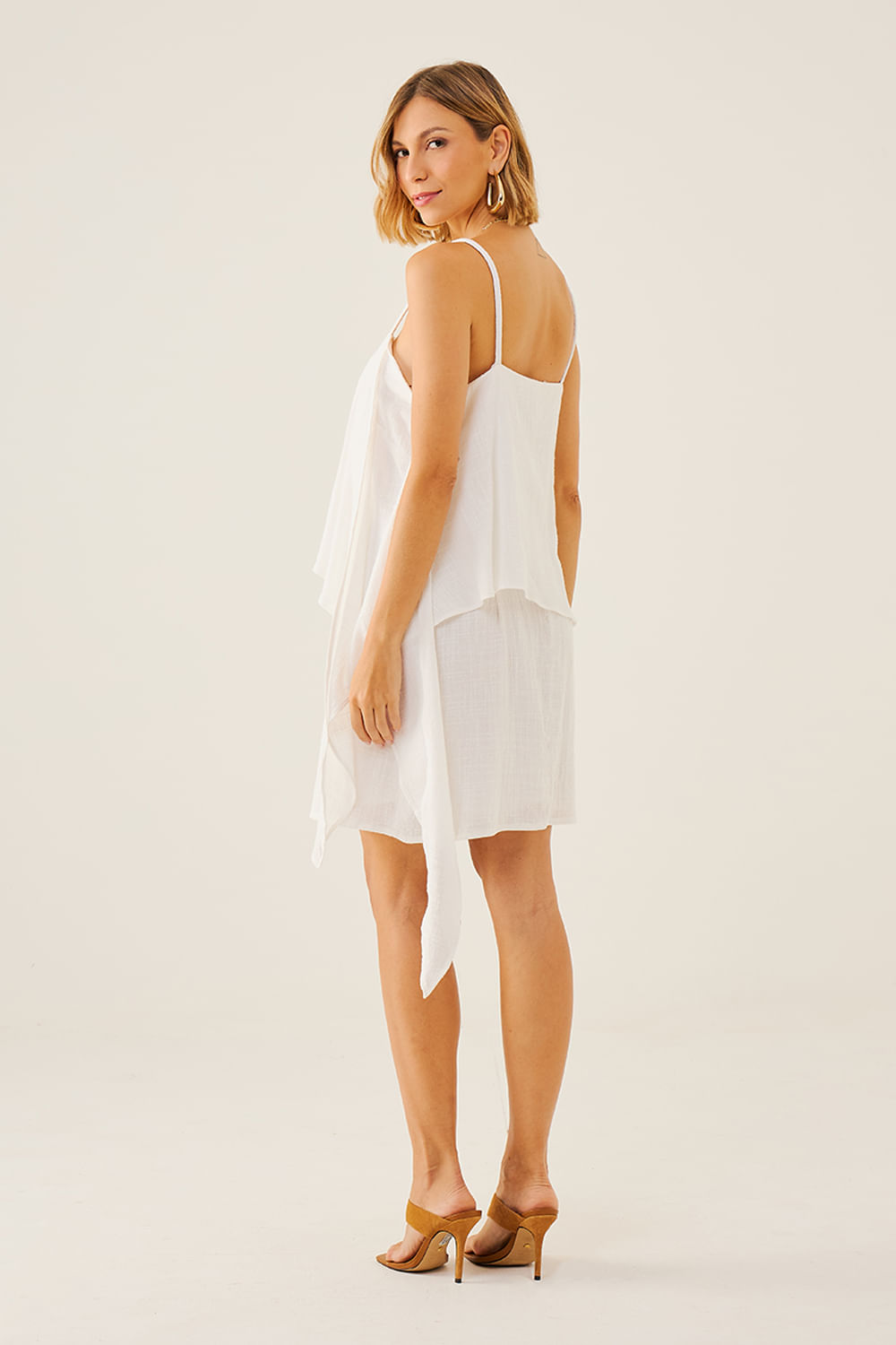 VESTIDO-COM-SOBREPOSICAO-LEVE