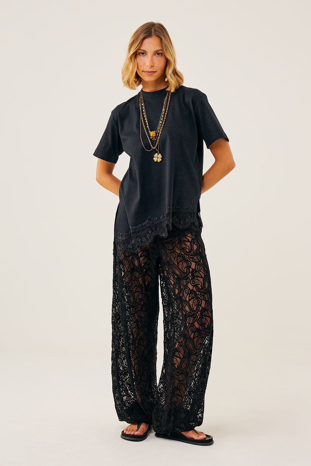 T-Shirt-Oversized-com-Barra-em-Renda