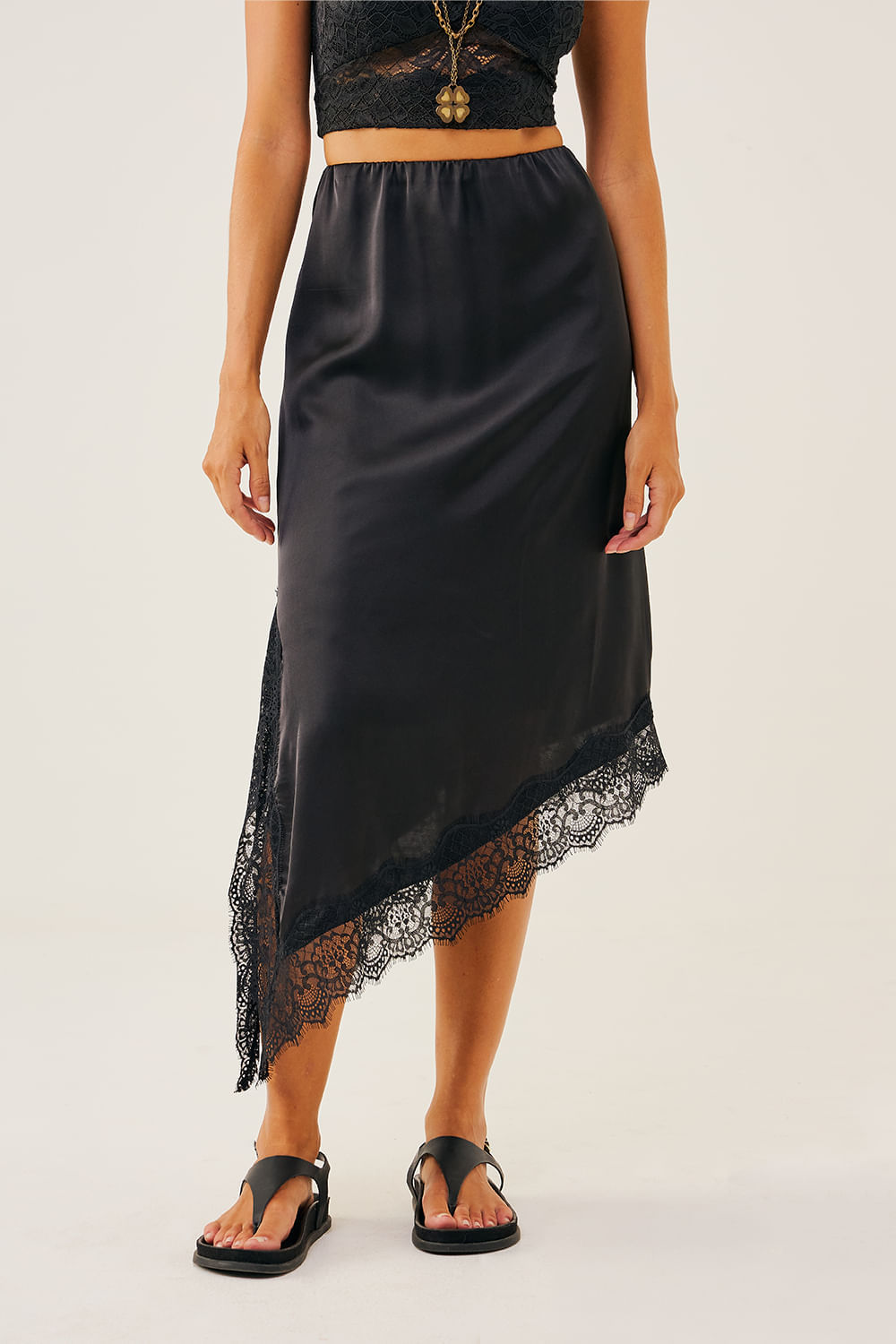 Saia-Midi-Acetinada-com-Barra-Assimetrica