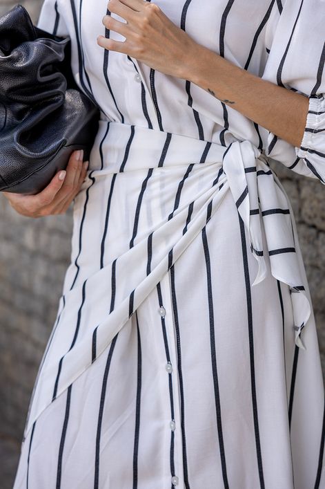 Chemise-Listrada-com-Lenco