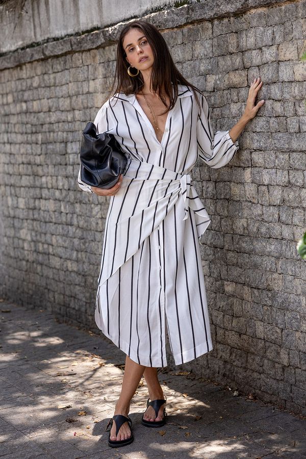 Chemise-Listrada-com-Lenco
