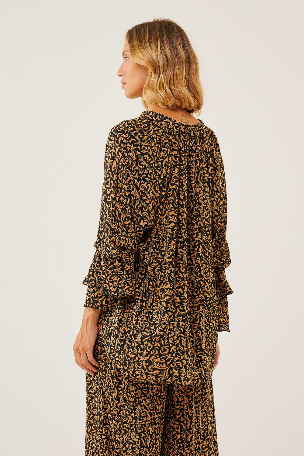 Bata-com-Fios-de-Lurex