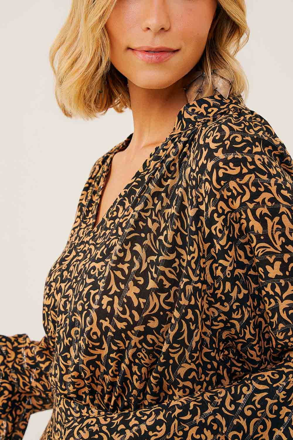 Bata-com-Fios-de-Lurex