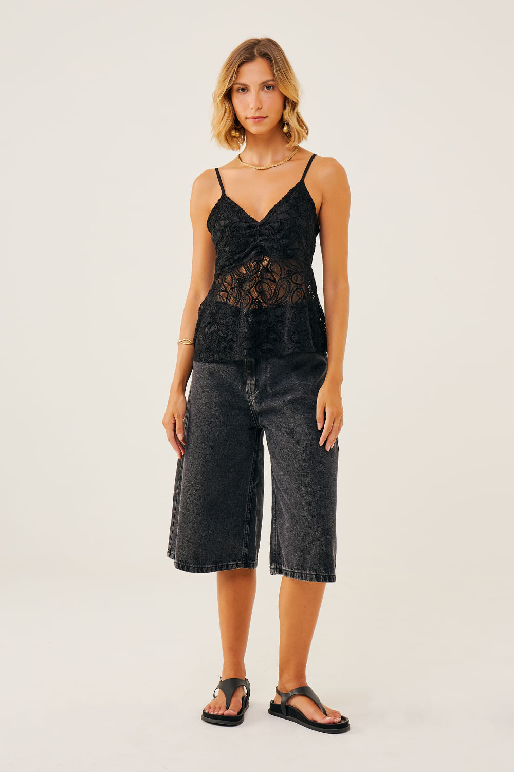 Regata-Feminina-em-Renda-com-Alcas-Delicadas