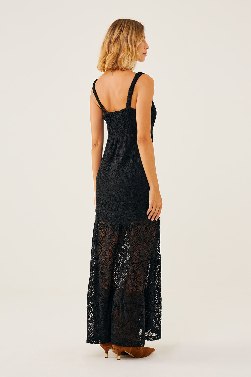 Vestido-Longo-em-Renda-com-Decote-em-V