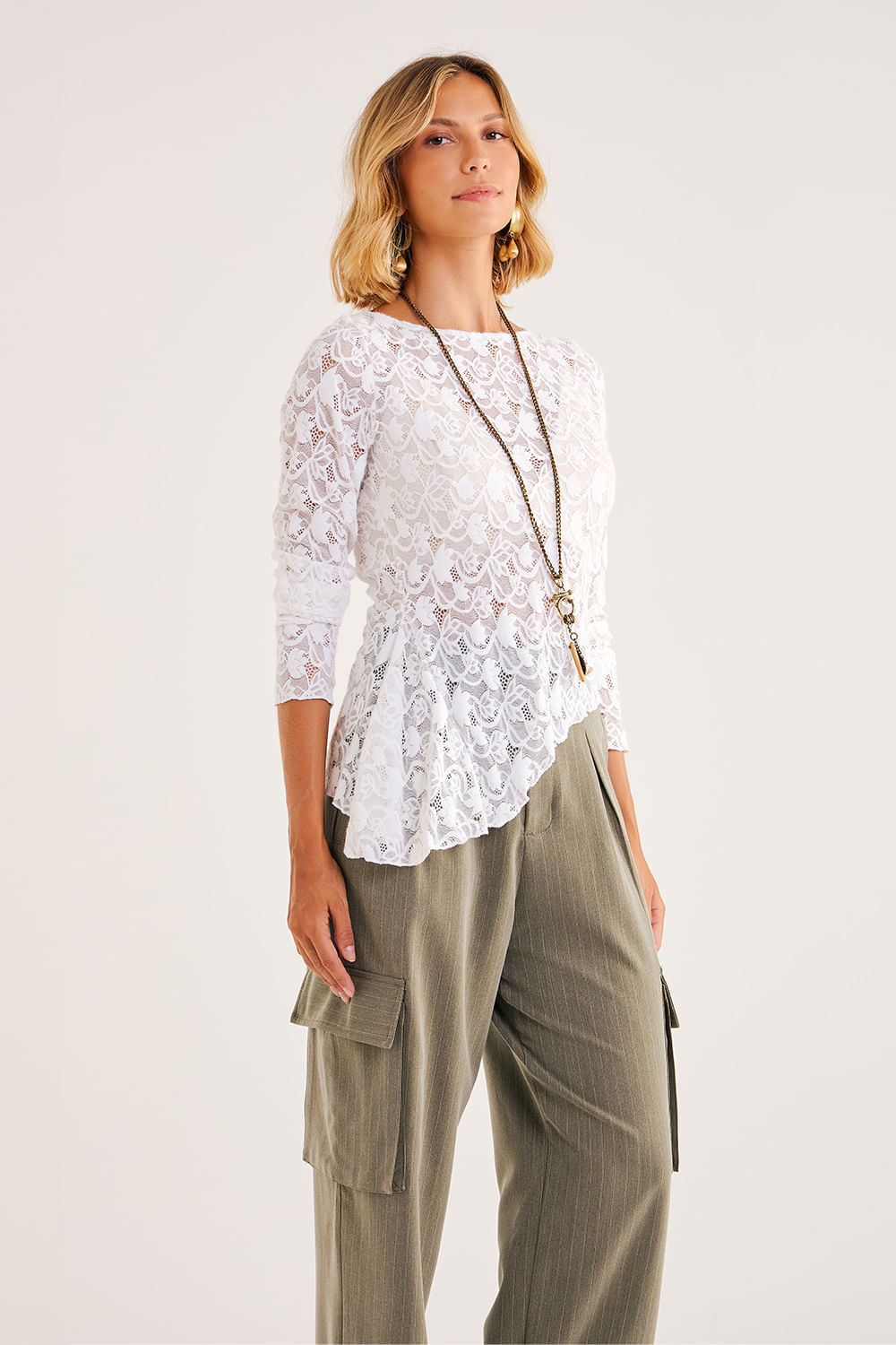 Blusa-em-Renda-Manga-Longa