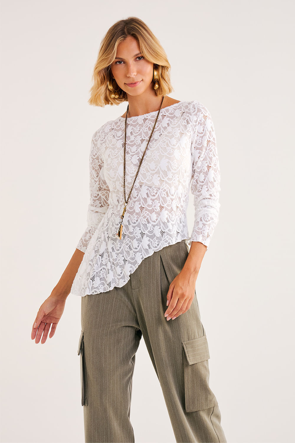 Blusa-em-Renda-Manga-Longa