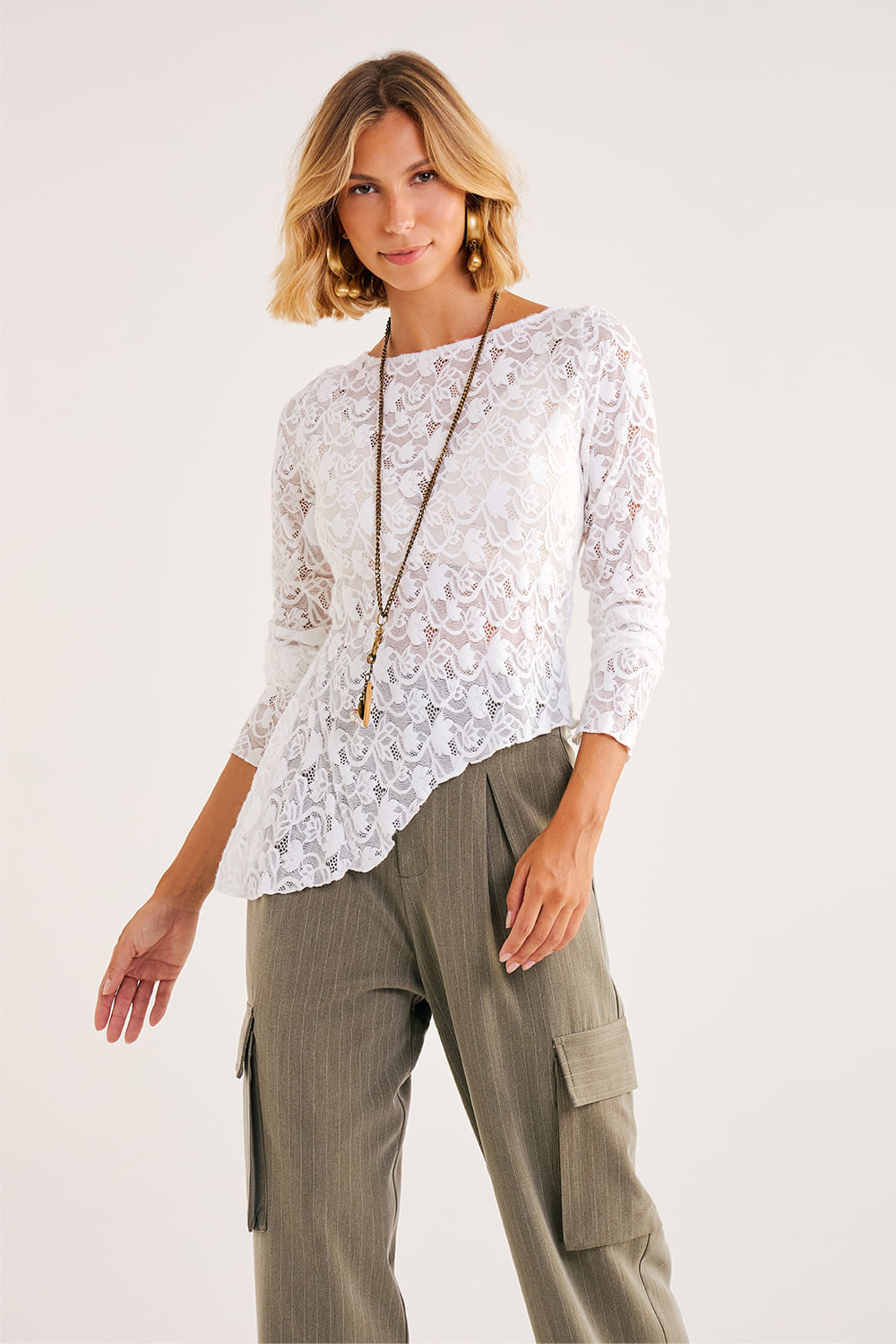 Blusa-em-Renda-Manga-Longa