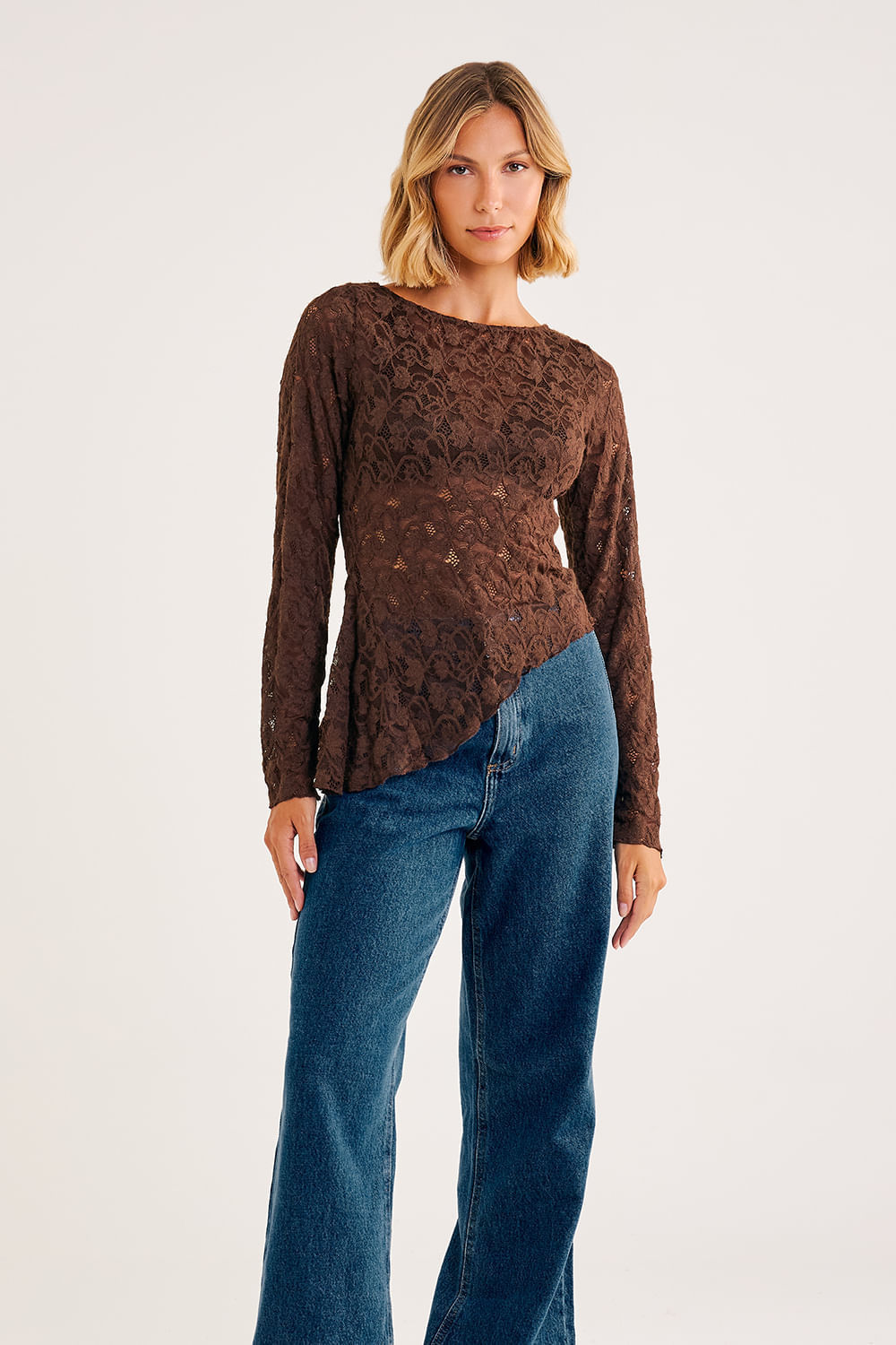 Blusa-em-Renda-Manga-Longa