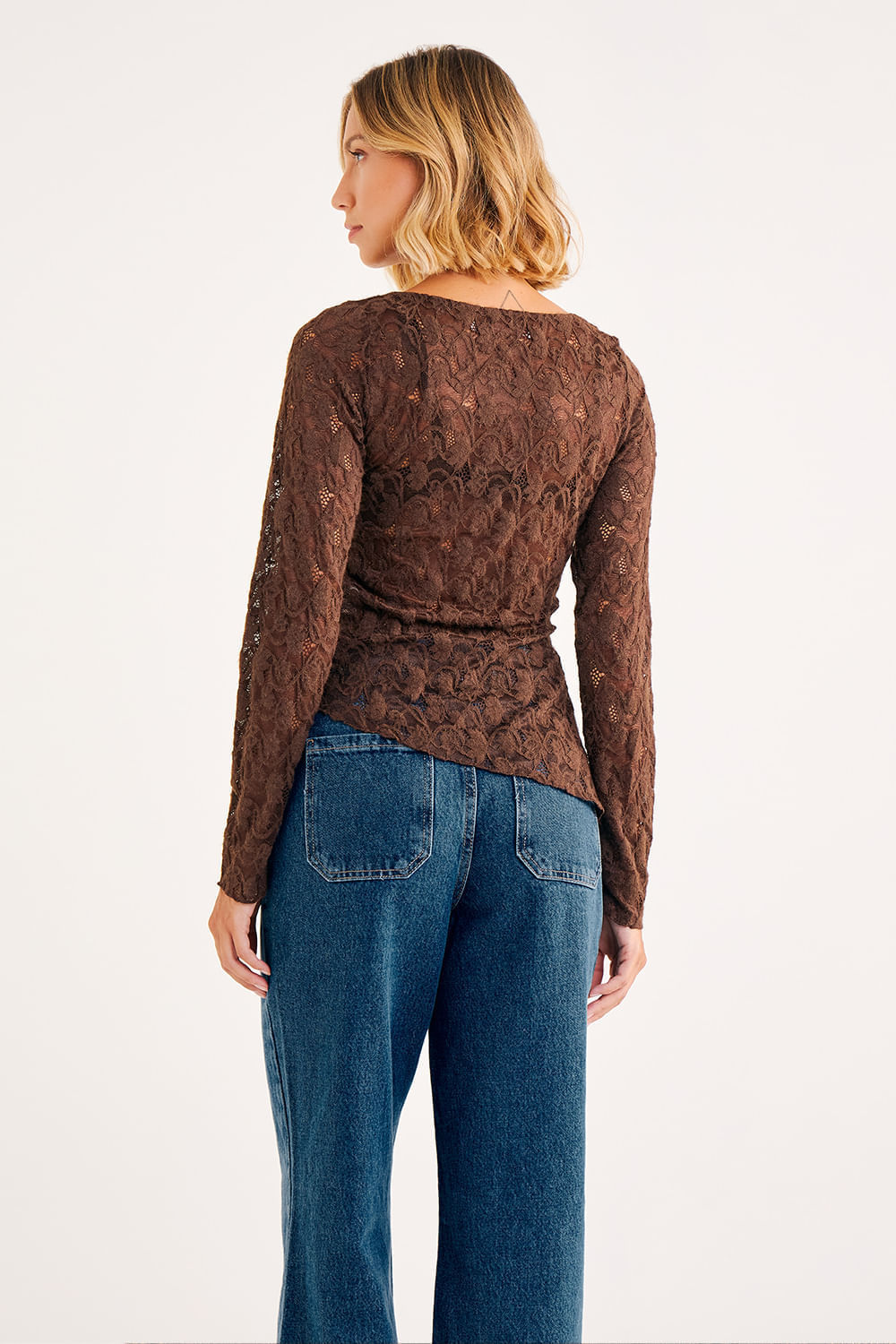 Blusa-em-Renda-Manga-Longa