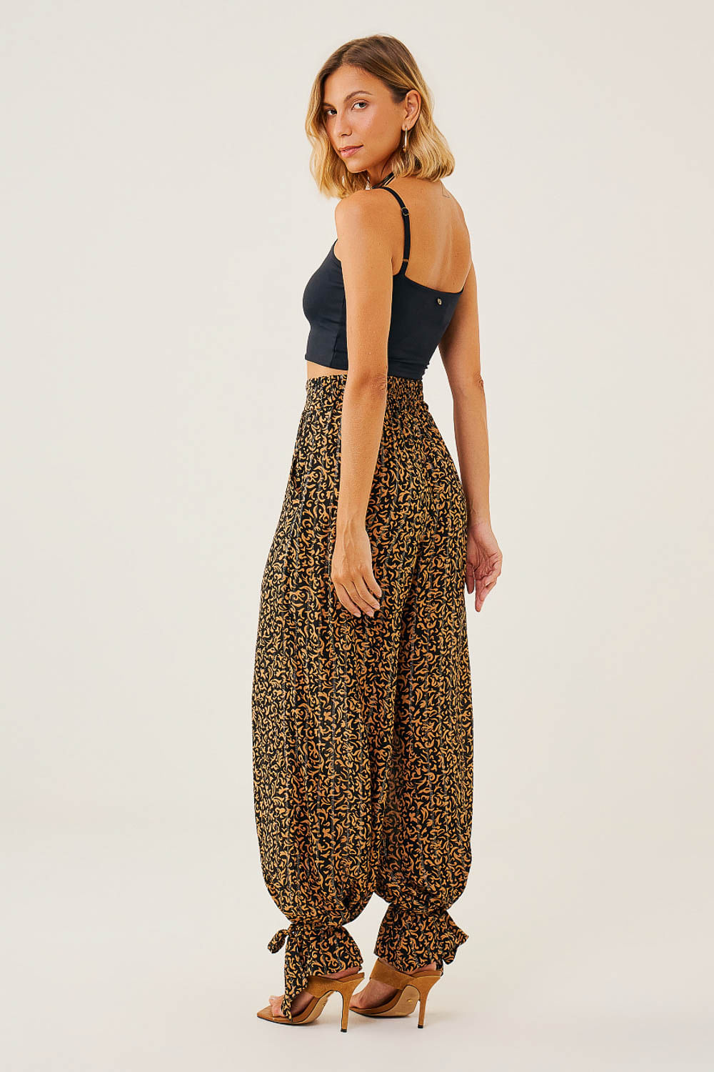 Calca-Pantalona-em-Lurex-com-Barra-Ajustavel