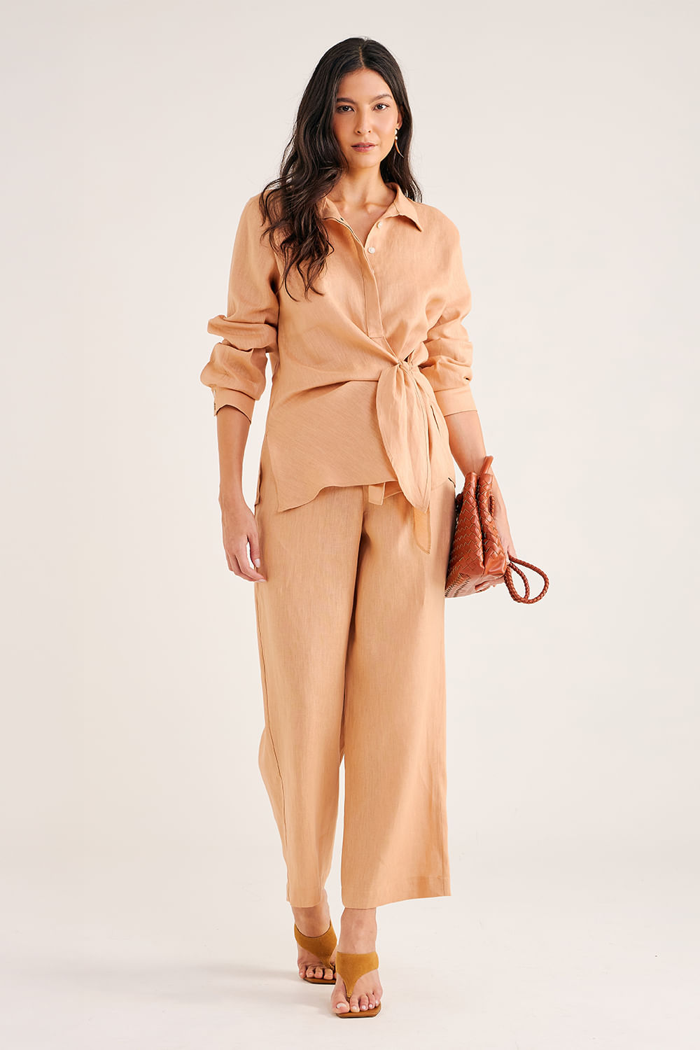 Calca-Cropped-com-Pregas