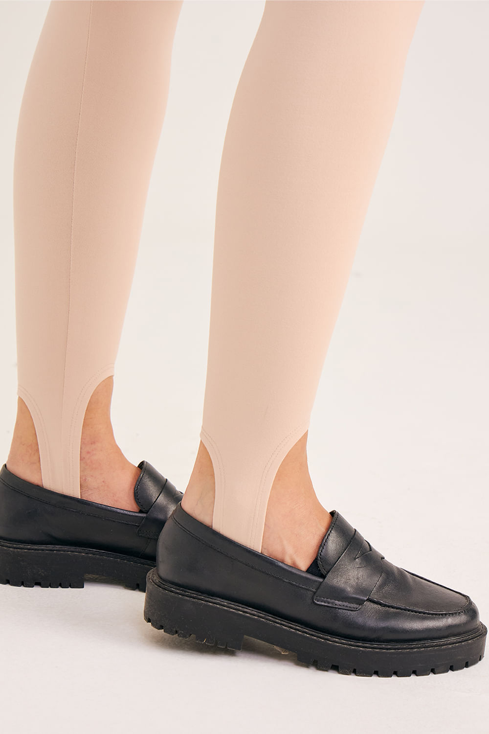 CALCA-LEGGING-COM-PEZINHO