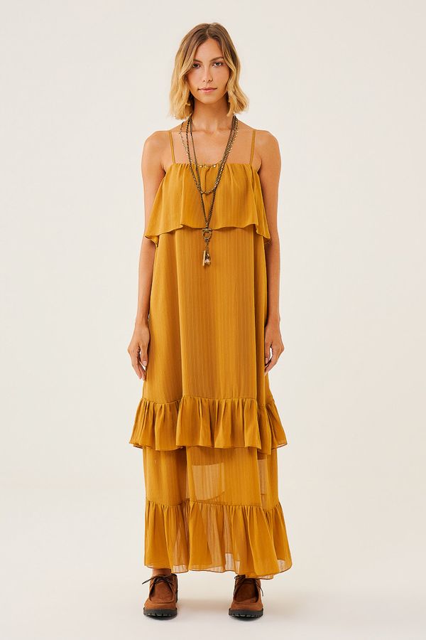 Vestido-Longo-com-Babados-e-Leve-Brilho