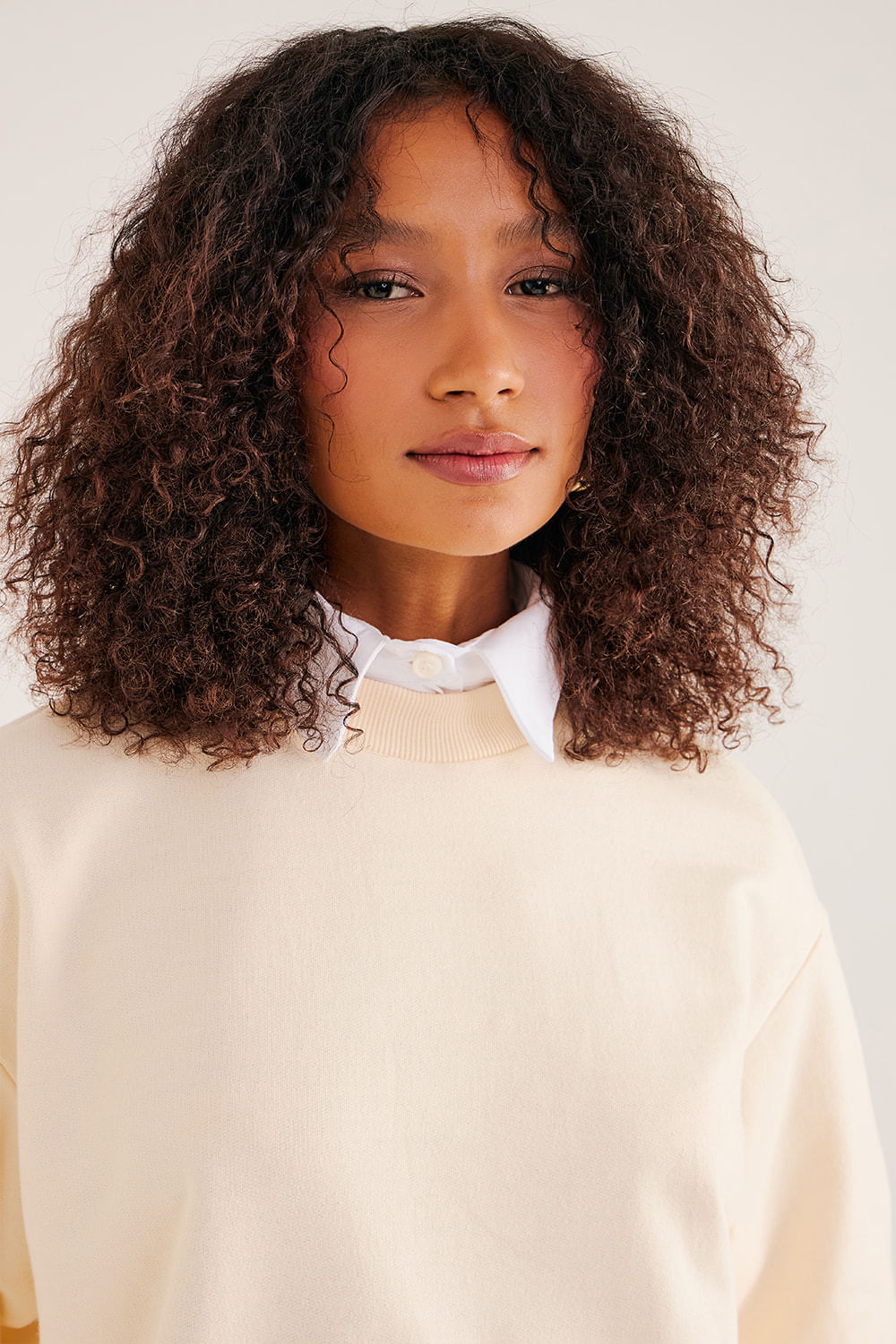 Blusa-em-Moletom-com-Detalhe-Gola-e-Manga