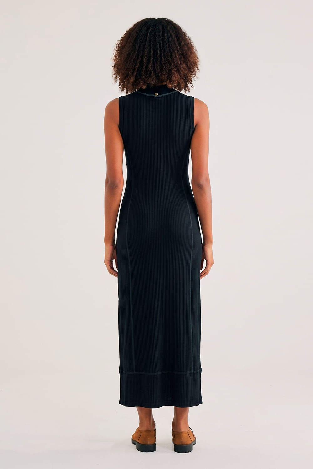 Vestido-Longo-com-Gola