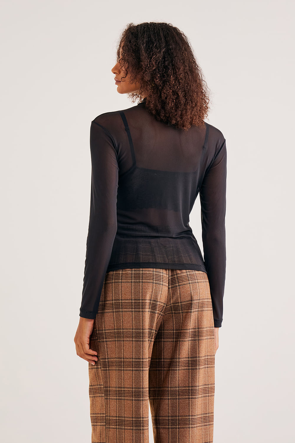 Blusa-em-Tule-Manga-Longa