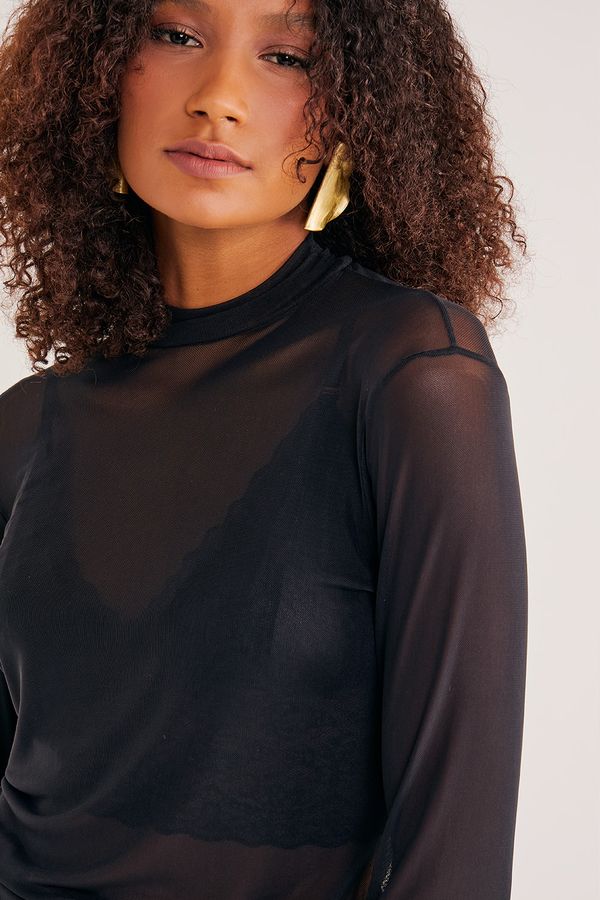Blusa-em-Tule-Manga-Longa
