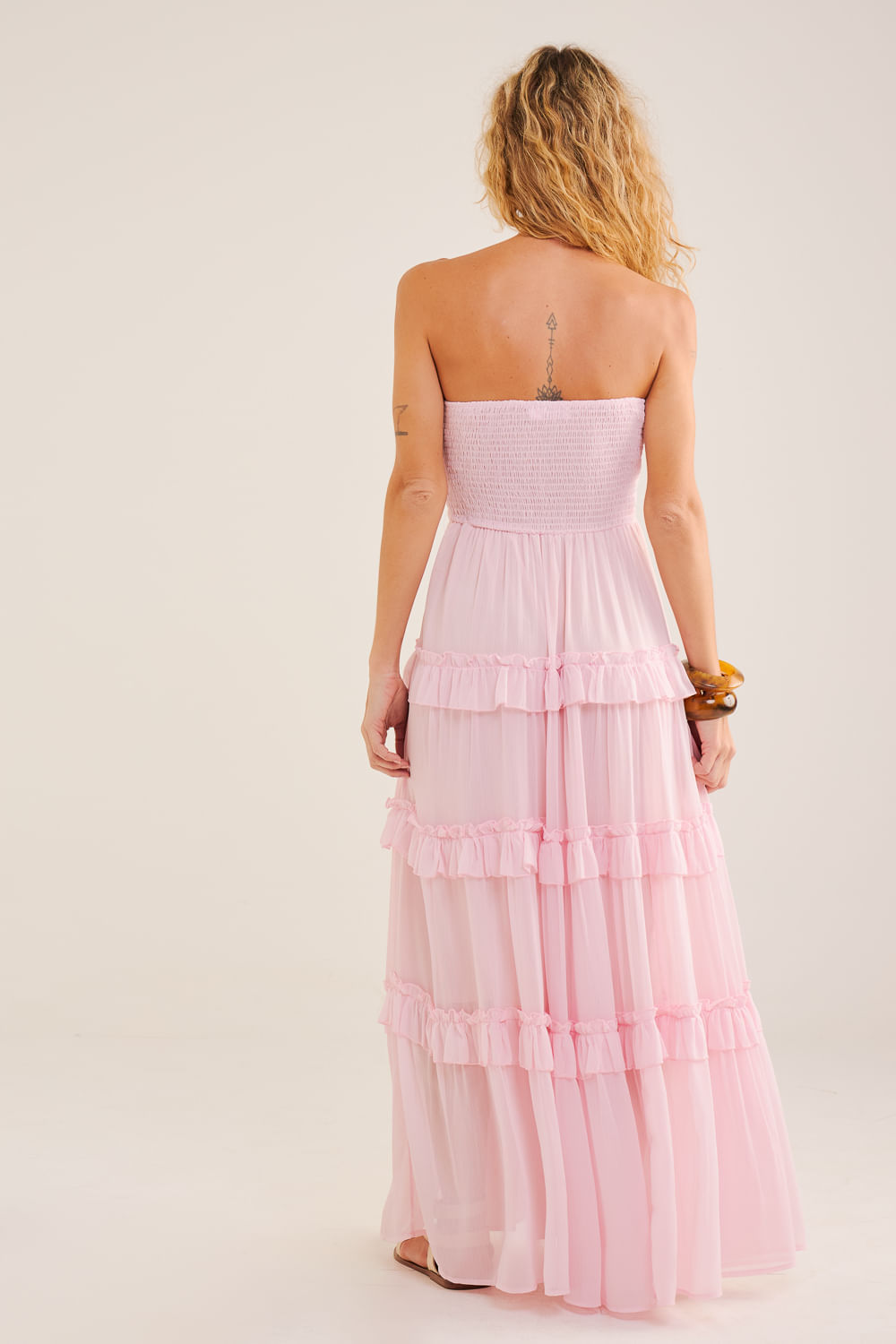 Vestido-com-Saia-de-Babados-e-Busto-Franzido