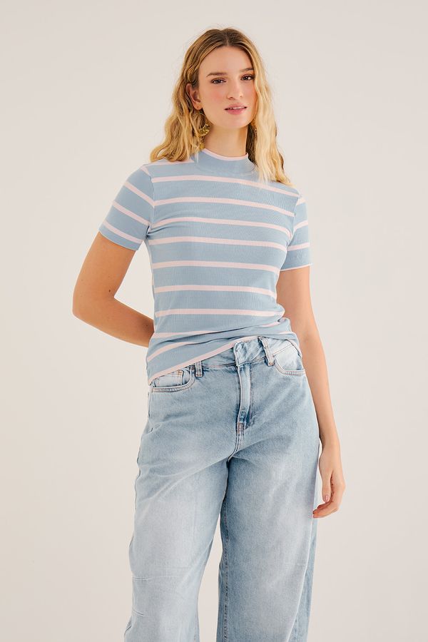 T-Shirt-Listrada-em-Tricot